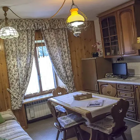 Lägenhet Apartments Ospitalita Diffusa Borgate Tra Le Malghe *