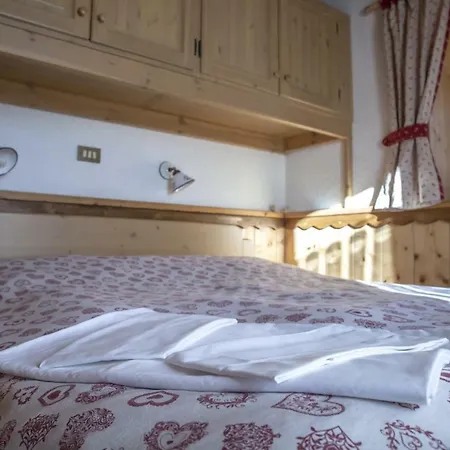 Lägenhet Apartments Ospitalita Diffusa Borgate Tra Le Malghe *